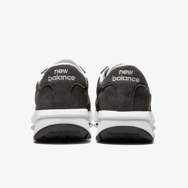New Balance 370 