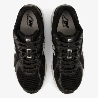 New Balance 740 