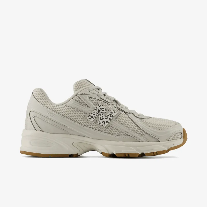 New Balance 740 