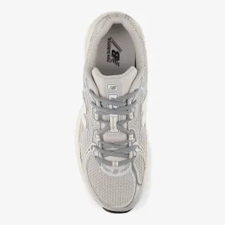 New Balance 740 