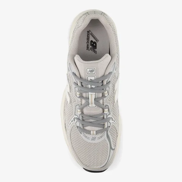 New Balance 740 