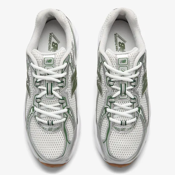 New Balance 740 