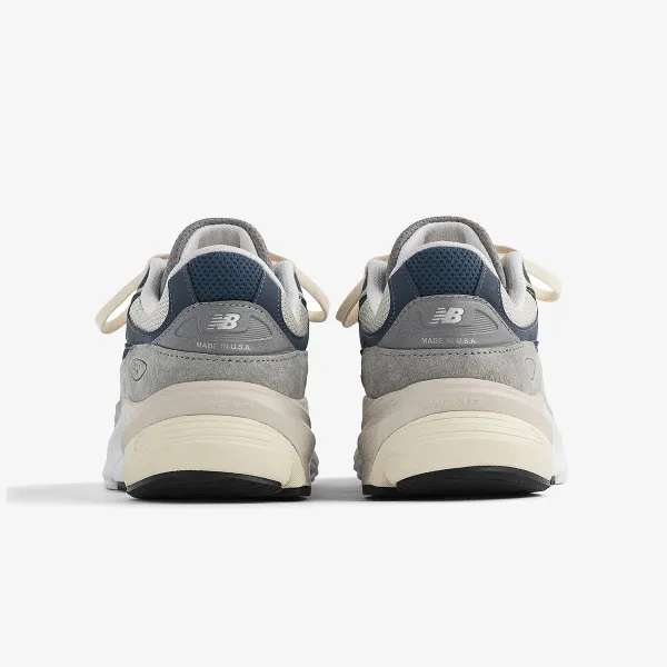 New Balance 990 