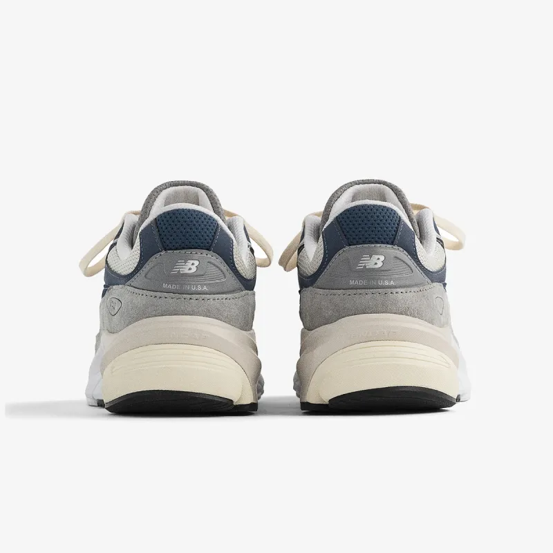 New Balance 990 