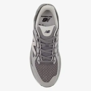 New Balance 800 